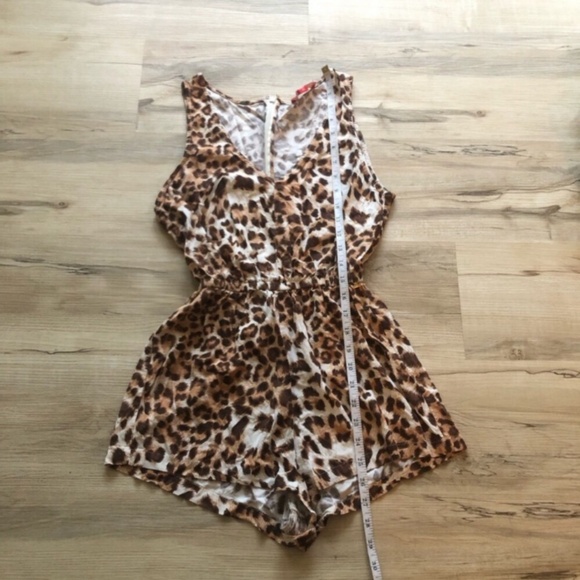 Guess Leopard Print Sleeveless Romper - Picture 6 of 7